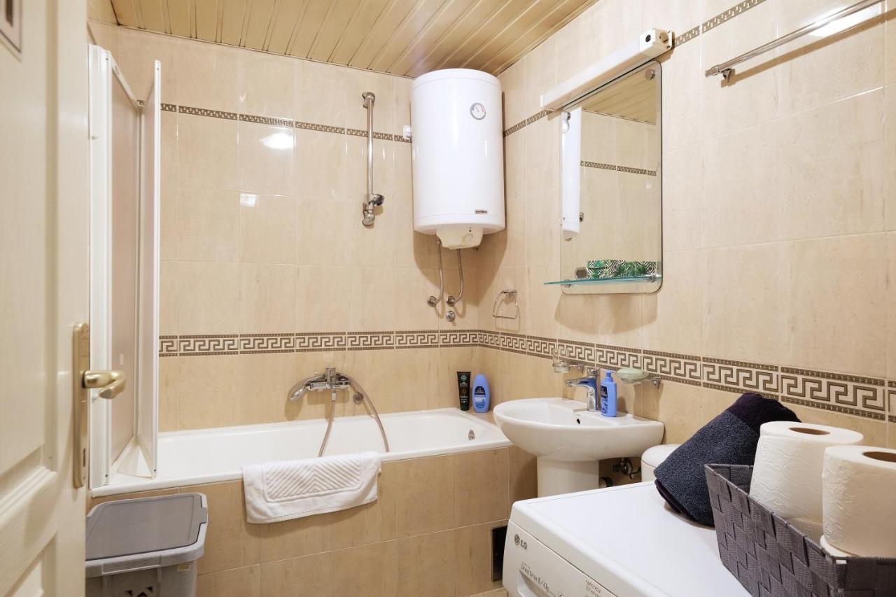 Sky City View Apartment & Big Terrace Белград Екстериор снимка