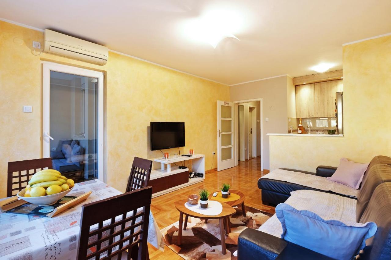 Sky City View Apartment & Big Terrace Белград Екстериор снимка